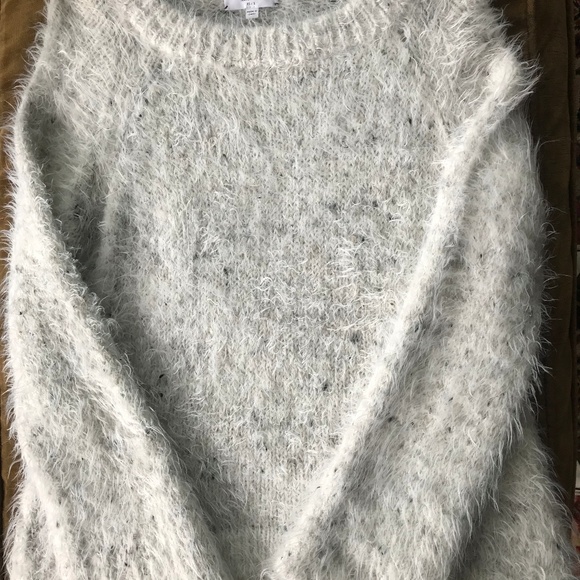 Feel the Piece grey knit fuzzy sweater - Picture 2 of 4
